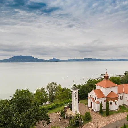 In - Balaton 18466 Casa de Férias *